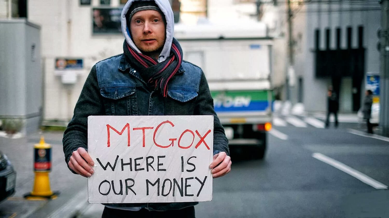 КРИПТОЖМЫХ / Начало выплат биткоинов от Mt.Gox и обвал целого рынка криптовалют. Криптобиржа Mt. Gox начала возмещать убытки своим пользователям. Продолжит ли курс Биткоина свой обвал? Фото.