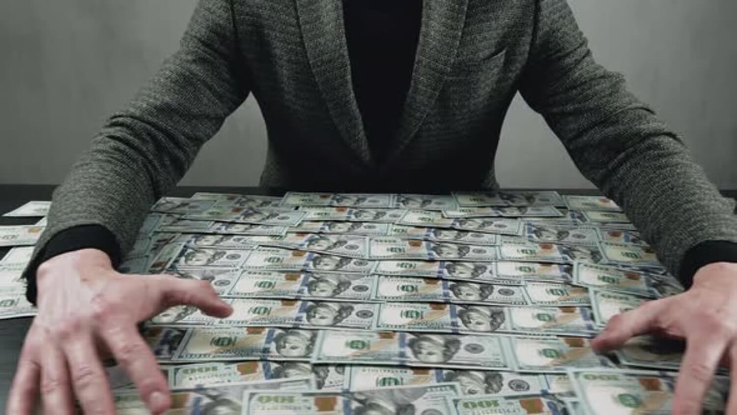 КРИПТОЖМЫХ / Крупнейшая ликвидация в истории рынка монет и новый подход SEC к криптовалютам. Аналитики ждут рекордный приток средств в Биткоин-ETF в 2025 году. Как это отразится на цене криптовалюты? Фото.