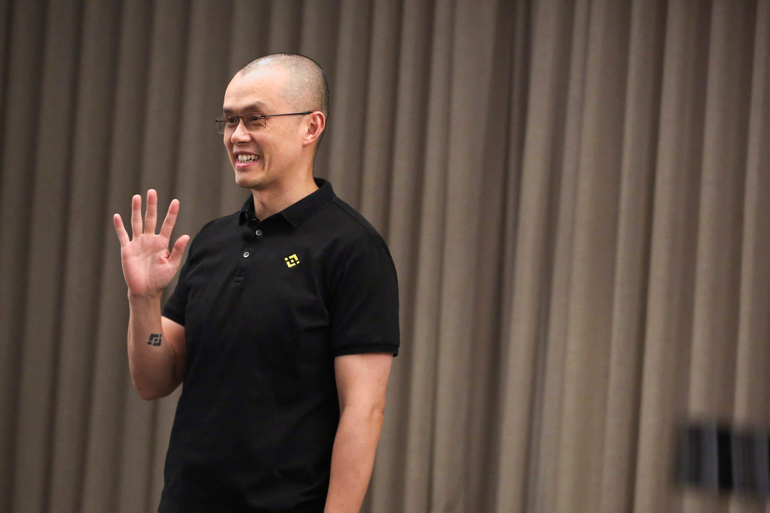 Кто покупает BNB из компаний. Бывший руководитель Binance Чанпен Чжао. Фото.