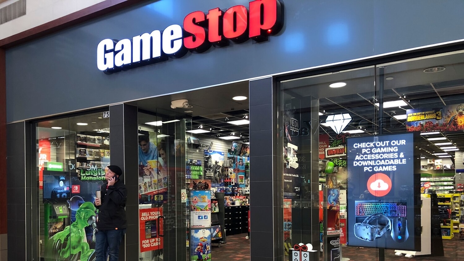 Компании, которые используют крипту. Магазин GameStop. Фото.
