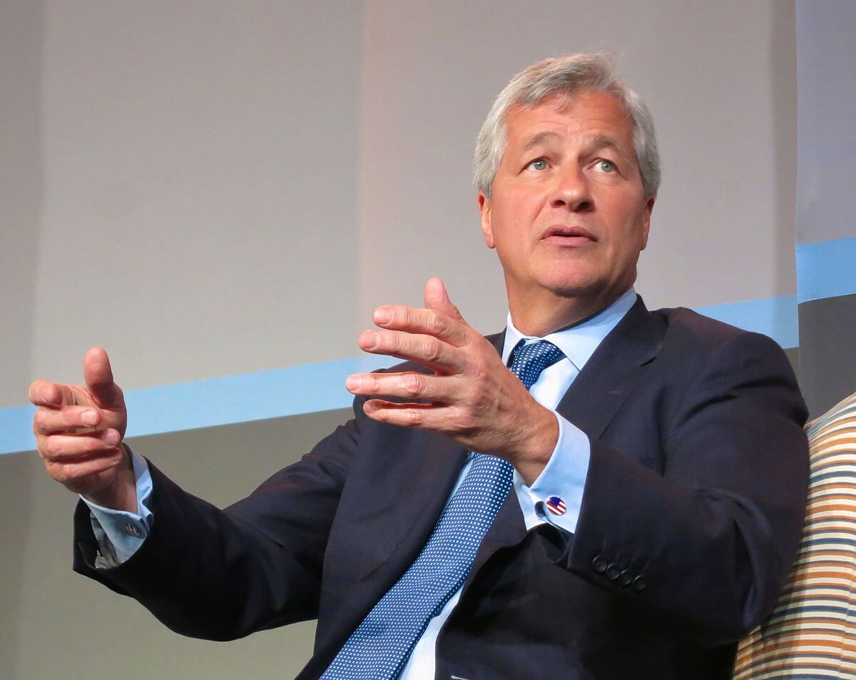 Из-за чего обвалился Биткоин в октябре. Руководитель банка JP Morgan Джейми Даймон. Фото.